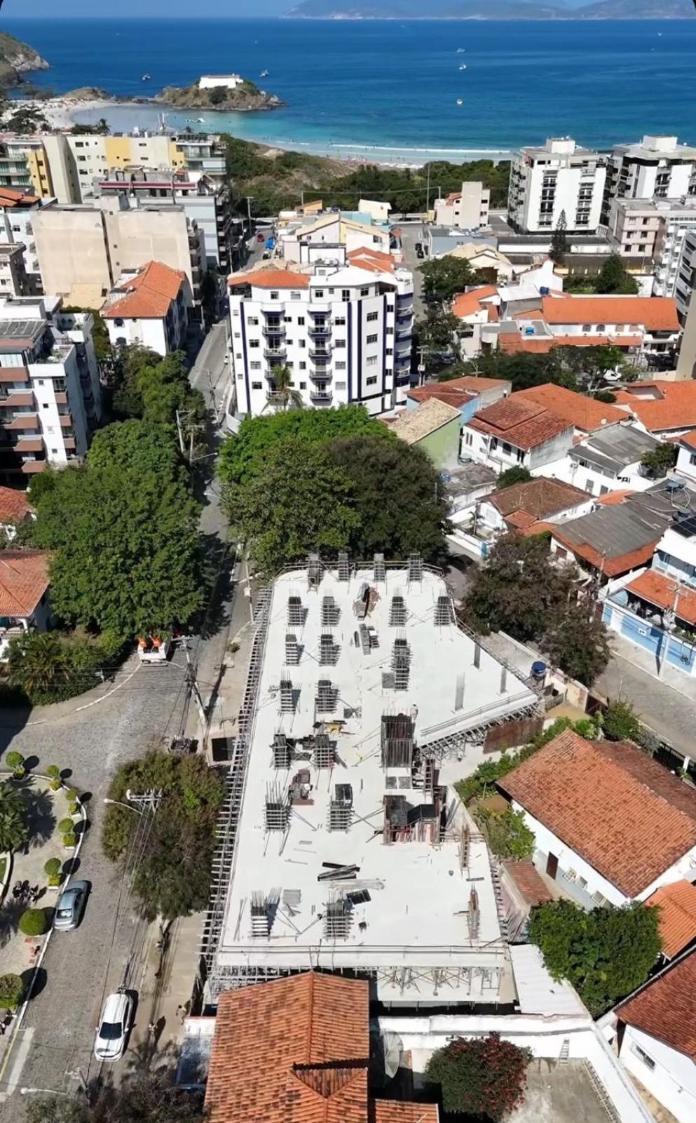 Apartamento Na Praia Do Forte - Poucos Passos Do Mar Кабо Фрио Екстериор снимка