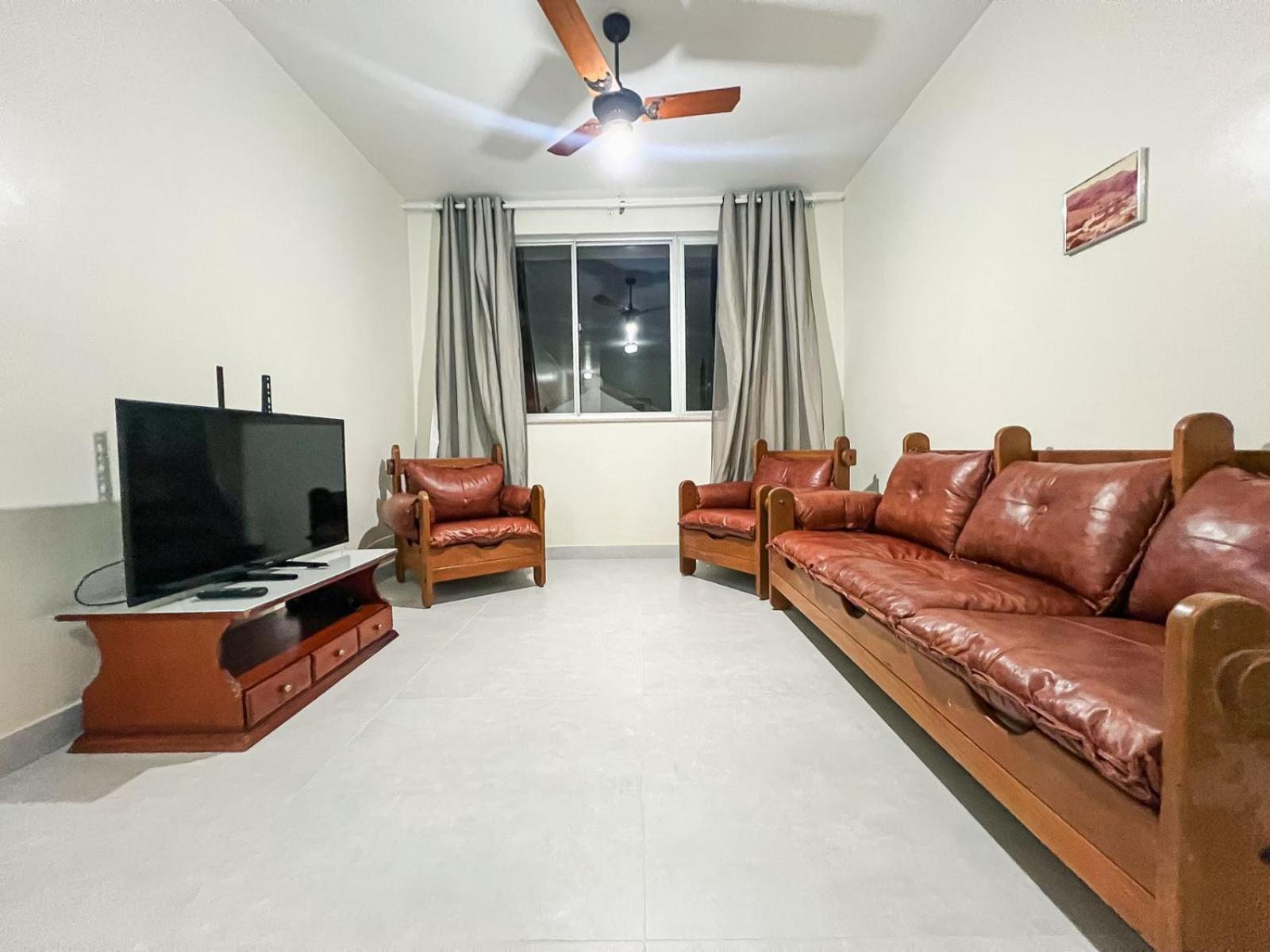 Apartamento Na Praia Do Forte - Poucos Passos Do Mar Кабо Фрио Екстериор снимка